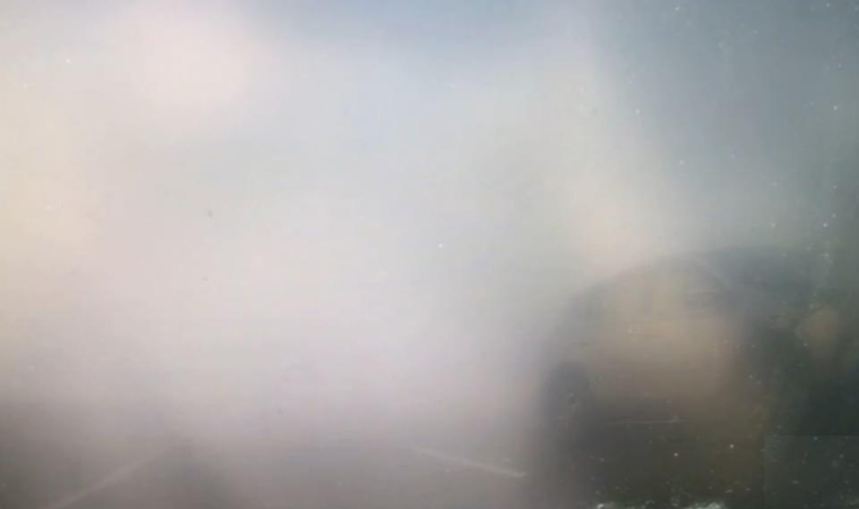 有駕駛表示當時現場都濃霧。（圖／東森新聞）
