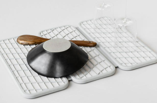 This Absorbent Dish Drying Mat Makes Doing Dishes 100% Less Gross