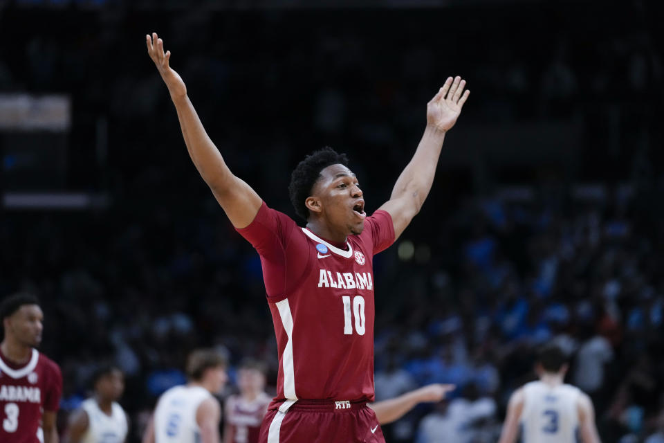 Alabama forward Mouhamed Dioubate (10) celebrates after a defensive stop during the second half of a Sweet 16 college basketball game against North Carolina in the NCAA tournament Thursday, March 28, 2024, in Los Angeles. (AP Photo/Ashley Landis)