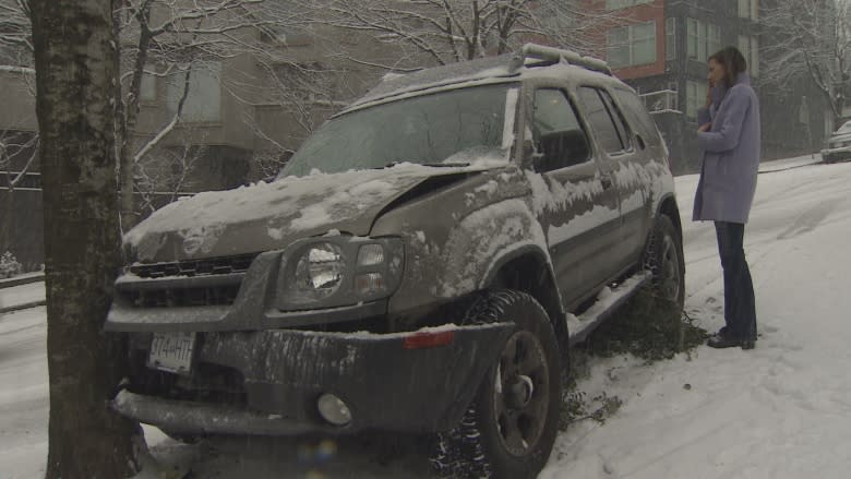 Snowfall warnings remain in effect as mayor responds to rush hour chaos