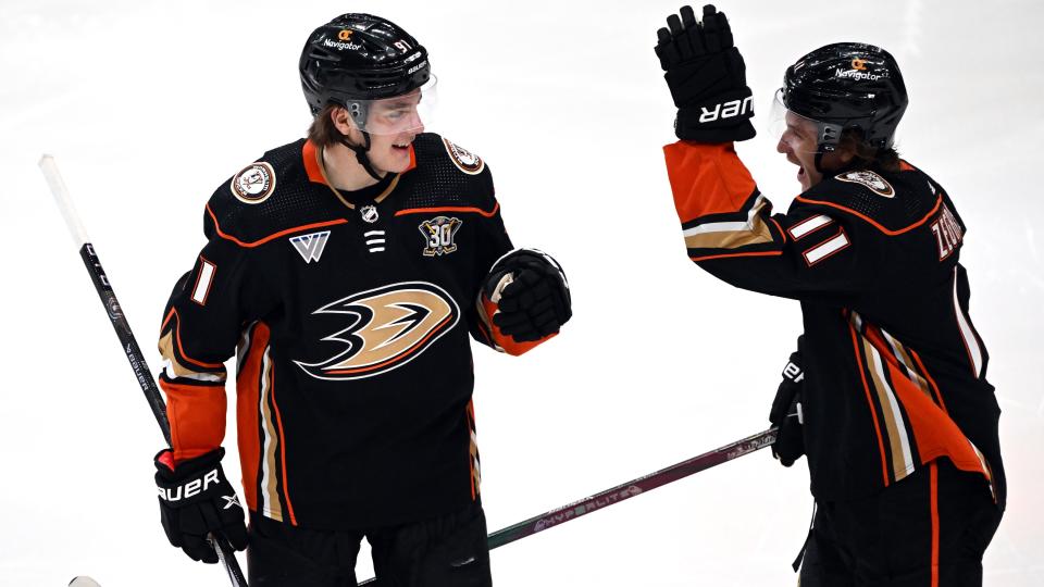 Leo Carlsson scored in his NHL debut. (John Cordes/Icon Sportswire via Getty Images)