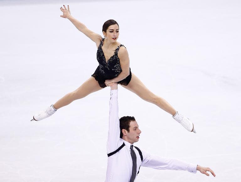 Marissa Castelli and Simon Shnpair skate in the pairs free skate during the 2014 Prudential US Figure Skating Championships at TD Garden on January 11, 2014 in Boston, Massachusetts