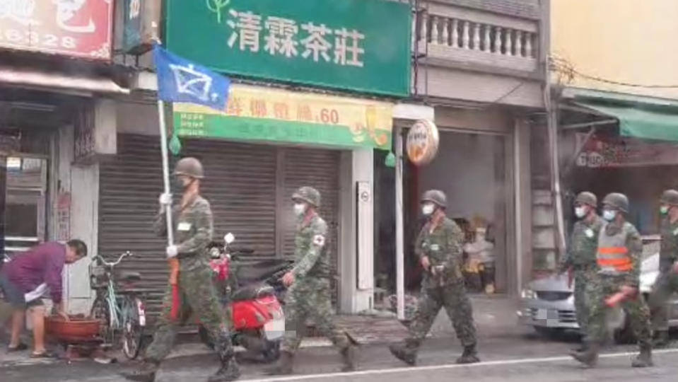 雲林街上驚見大批軍人。（圖／笨港公堂社員提供）