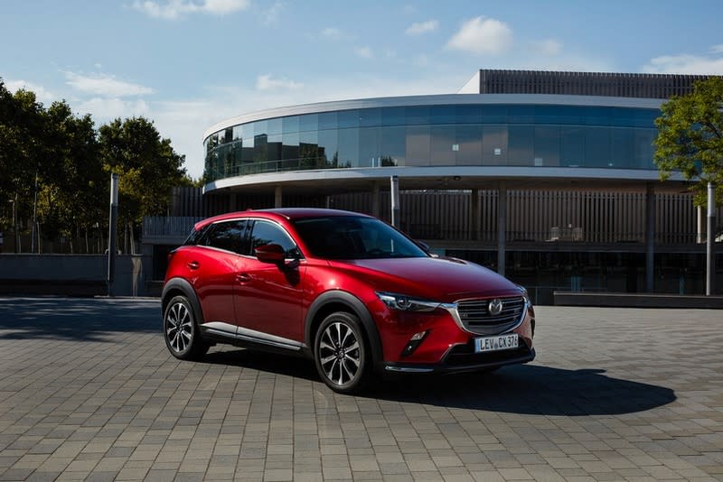 CX-3隨著CX-30推出加上世代老舊表現不如以往，目前美國與波蘭等國家已停產。