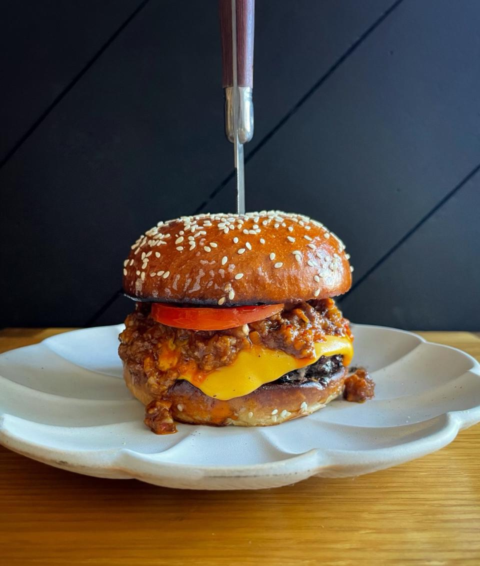 Ototo Restaurant - Burger - Los Angeles