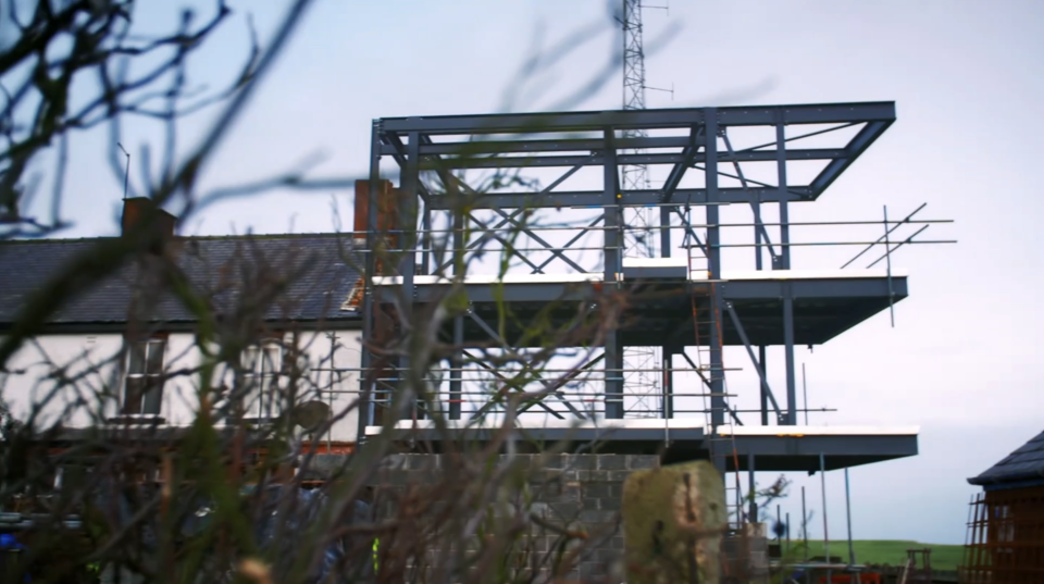 The Grand Designs neighbour compared the unfinished structure to a birdcage. (Channel 4 screengrab)