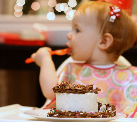 12 tips for throwing a stress free first birthday!