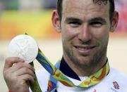 2016 Rio Olympics - Cycling Track - Victory Ceremony - Men's Omnium Victory Ceremony - Rio Olympic Velodrome - Rio de Janeiro, Brazil - 15/08/2016. Mark Cavendish (GBR) of Britain poses with his silver medal. REUTERS/Eric Gaillard