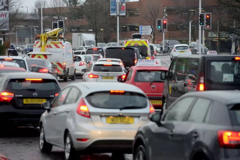 Heavy traffic on road