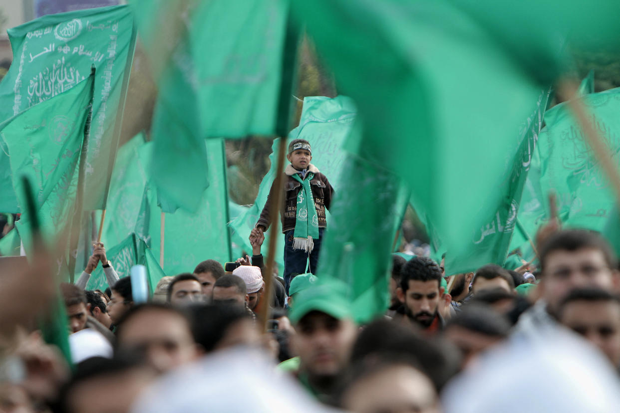 Célébrations à Gaza city pour le 24e anniversaire de la fondation du Hamas, le 14 décembre 2011 (Photo by Said KHATIB / AFP)