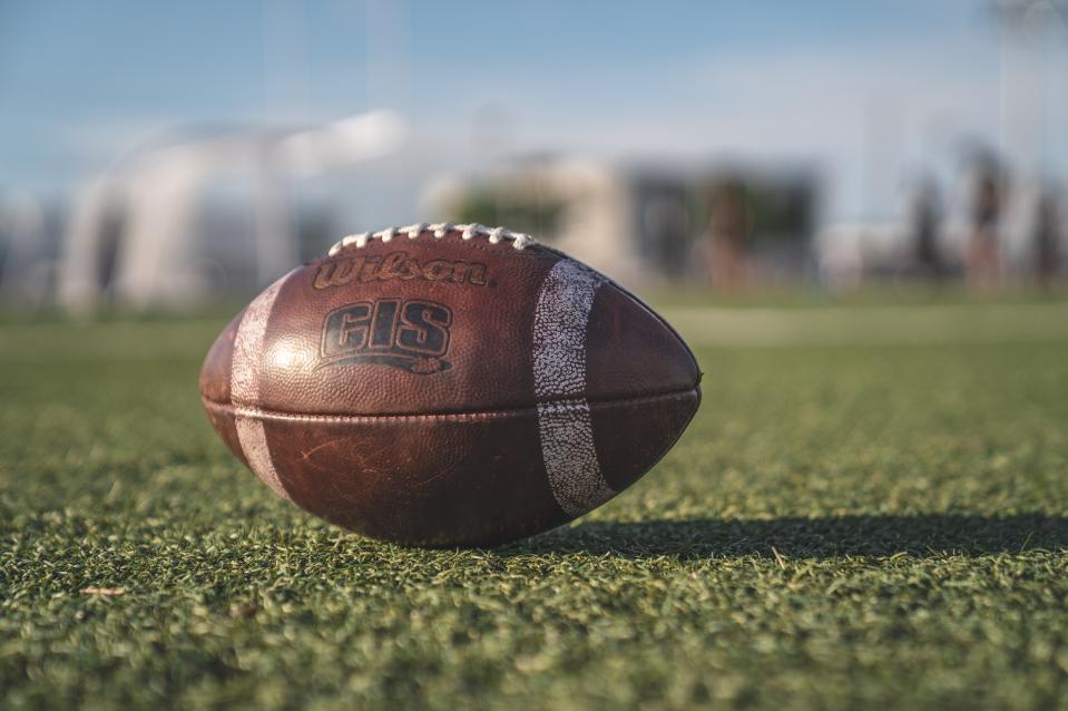 The California Golden Bears will play the UCLA Bruins Sunday at the Rose Bowl.