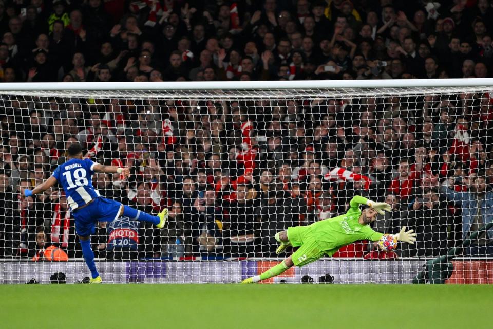 David Raya saves from Wendell during the penalty shootout (Getty Images)