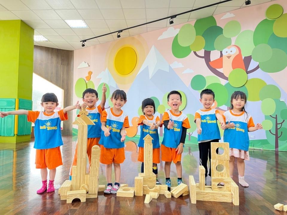 大榮中學高美幼兒園近日通過英國劍橋委員會認證。   圖：高雄市教育局提供