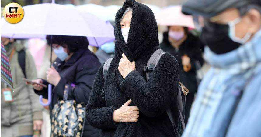 今天（9日）受強烈大陸冷氣團持續影響，清晨中部以北及東北部低溫普遍約9到13度。（示意圖／侯世駿攝）