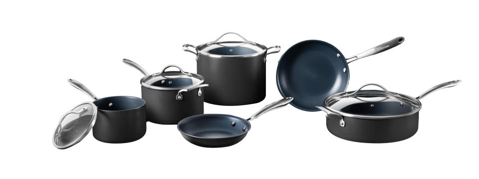 Celebrity Chef and Restaurateur Guy Fieri Launches New Flavortown Cookware Line at Macy’s (Photo: Business Wire)