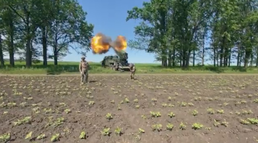Ukrainian forces fire a U.S.-supplied cluster munition at a Russian position near the front line outside the eastern city of Lyman, amid Russia's ongoing invasion of Ukraine, August 31, 2023. / Credit: CBS News