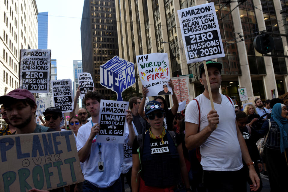Empleados de Amazon participan en una marcha de la Huelga Climática en San Francisco, Estados Unidos, el 20 de septiembre de 2019. (Archivo. REUTERS/Kate Munsch)