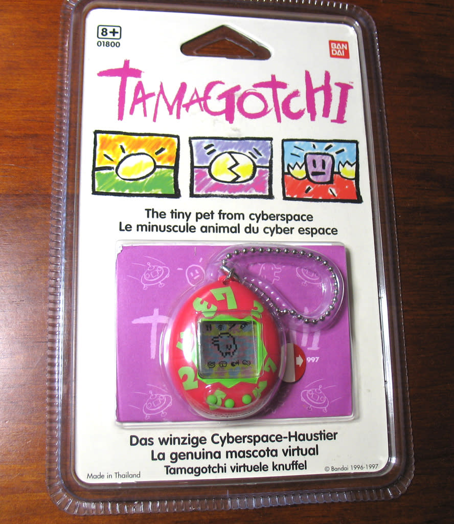 1997: Tamagotchi