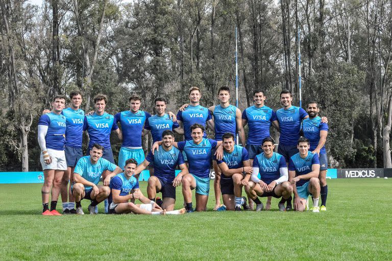 El plantel argentino que viaja a Estados Unidos para ponerse a punto físicamente para la última etapa del Circuito Mundial, ya con miras a la Copa del Mundo de Sudáfrica.