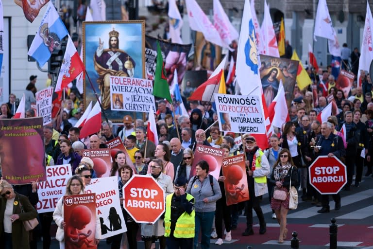 Manifestation contre l'avortement à Varsovie, le 11 avril 2024 en Pologne (Sergei GAPON)