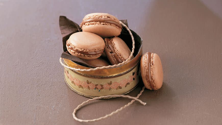 <p>Nutella macaroons</p>