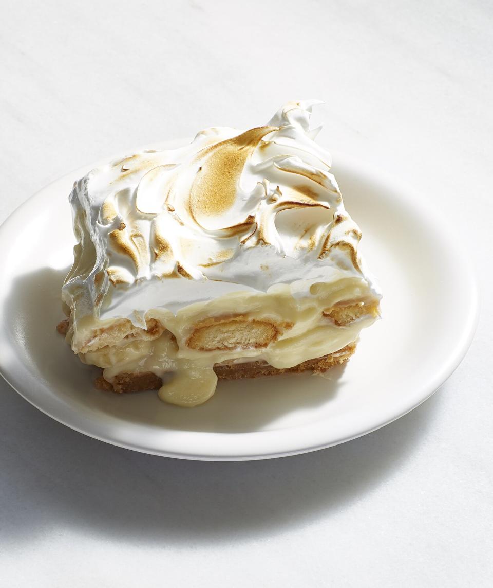 Banana Pudding Pie Bars With Meringue Topping