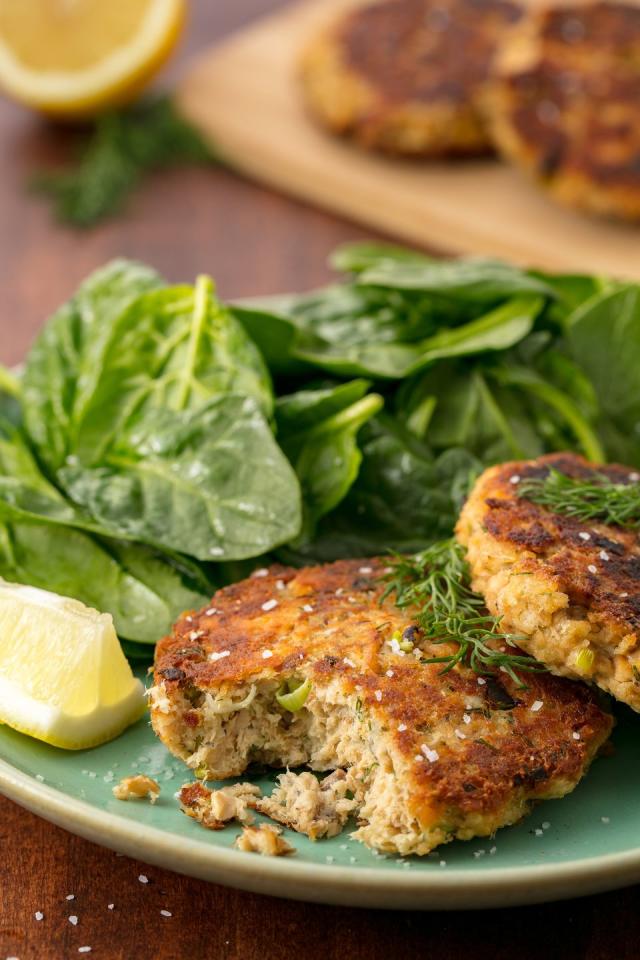 The Best Salmon Burgers - Hummusapien