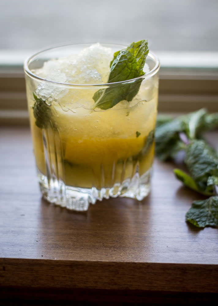 15 Healthier Summer Cocktails That Actually Taste Great