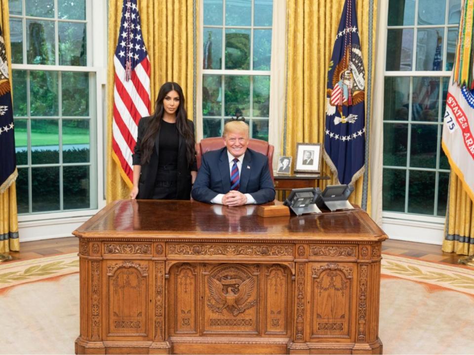 Kim Kardashian en la Casa Blanca. Foto: AP