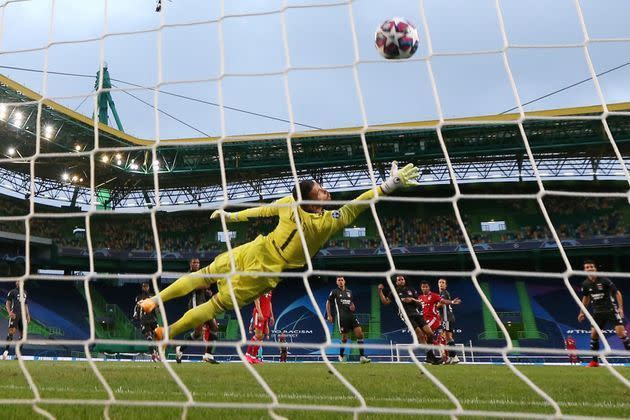 <p>Anthony Lopes impuissant sur la frappe de Serge Gnabry.</p>