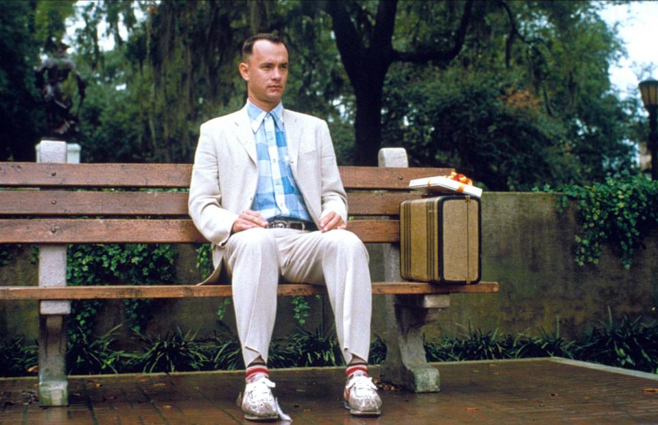 Tom Hanks Film: Forrest Gump (USA 1994) Characters: Forrest Gump  Director: Robert Zemeckis 23 June 1994   **WARNING** This Photograph is for editorial use only and is the copyright of PARAMOUNT and/or the Photographer assigned by the Film or Production Company and can only be reproduced by publications in conjunction with the promotion of the above Film. A Mandatory Credit To PARAMOUNT is required. The Photographer should also be credited when known. No commercial use can be granted without written authority from the Film Company.