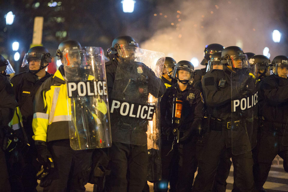 Anti-Trump inauguration protests break out in U.S.