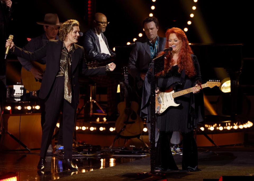 CMT The Judds Love Is Alive The Final Concert Featuring Wynonna