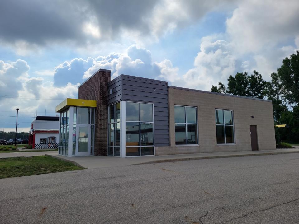 An award-winning barbecue food truck and catering operation will soon open a fixed location in the former Subway on Eighth Street near downtown Holland.