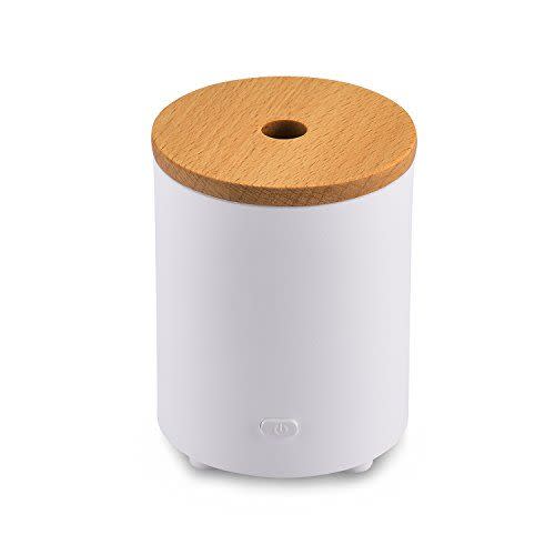 8) AromaAllure Waterless Portable Mini Oil Diffuser