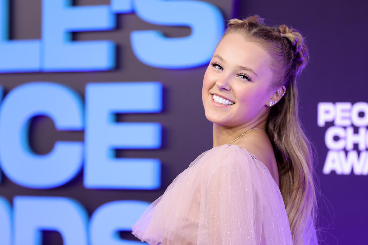 JoJo Siwa is marking one year since she came out on social media. (Photo: Amy Sussman/Getty Images,)