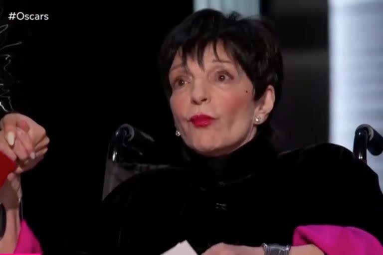 Liza Minelli apareció en el escenario de los Oscar 2022 en silla de ruedas (Foto: Captura de TV)