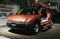 <p>The Gaus was an SUV concept whose side doors were divided in two. The top half retracted upwards, while the lower half folded down for use as a step.</p><p>No production version was developed, but if it had been, its doors would almost certainly have been more conventional.</p><p><strong>Photo licence: https://creativecommons.org/licenses/by-sa/4.0/legalcode</strong></p>