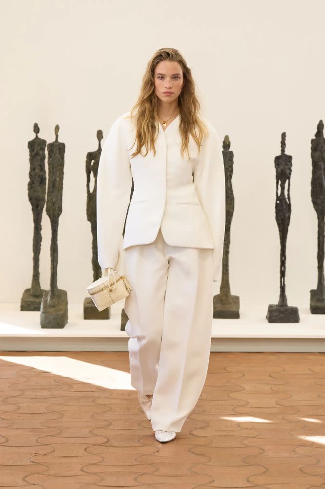 Jacquemus Spring 2024 Ready-to-Wear Les Sculptures Collection