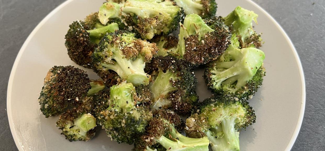  cooked air fryer broccoli  