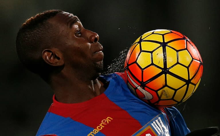 Crystal Palace's midfielder Yannick Bolasie controls the ball on November 28, 2015