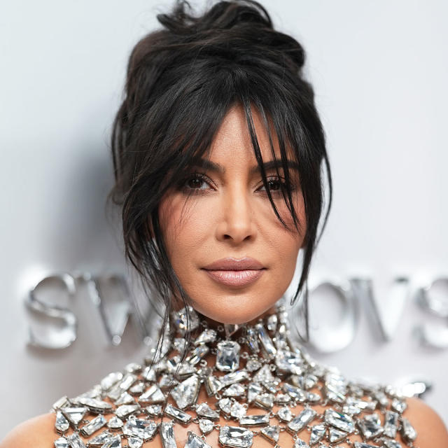 Kim Kardashian sports blunt bob in new SKIMS campaign video - Good Morning  America