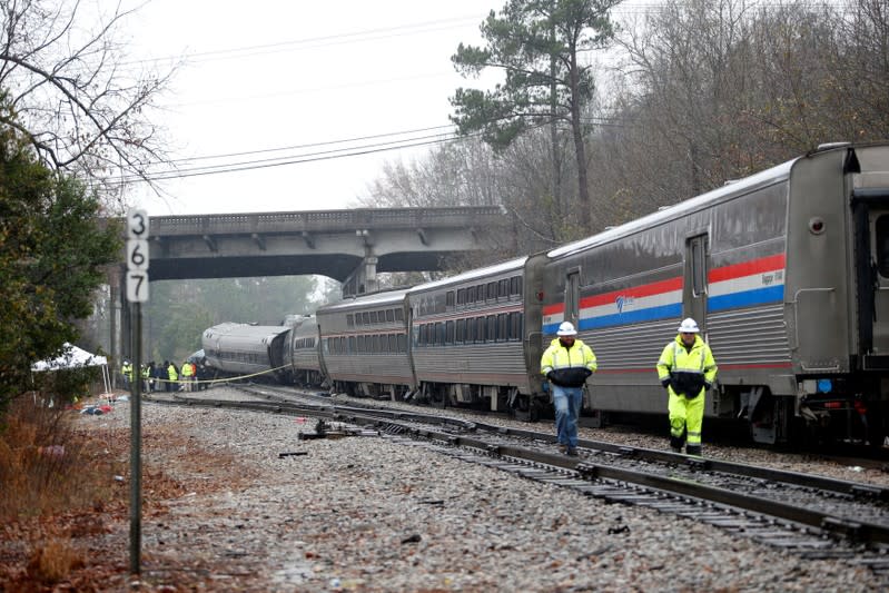 After Sc Train Crash Wife Of Conductor Sues Amtrak Csx Corp