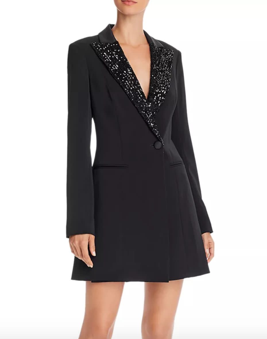 <a href="https://fave.co/2W006MP" target="_blank" rel="noopener noreferrer">Find it for $375 at Bloomingdale's</a>.