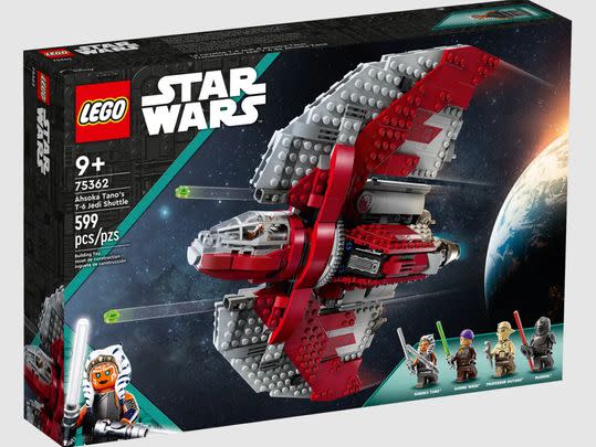 Keep not-so-little hands busy with this epic Star Wars Lego kit.