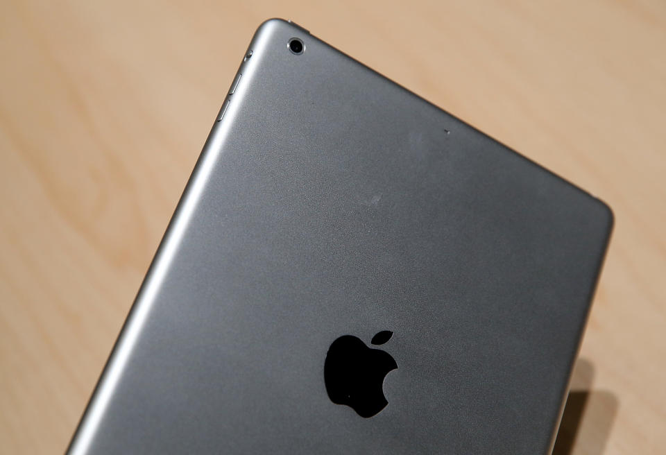 Apple Unveils New Versions Of Popular iPad