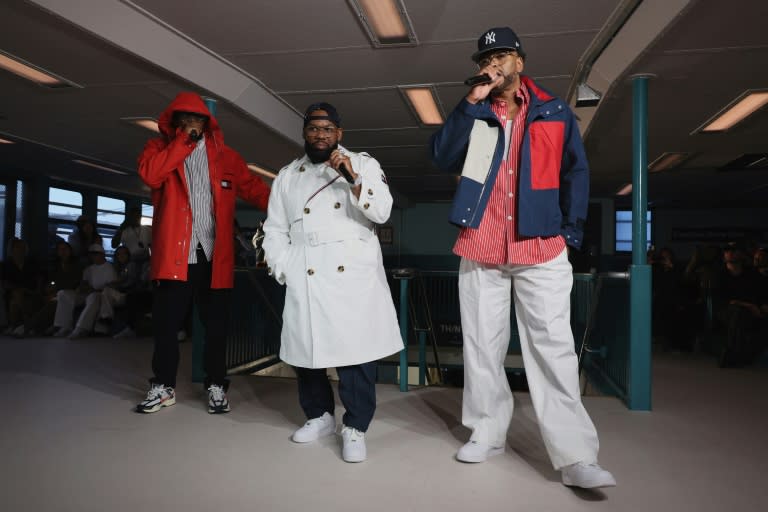 Les membres du groupe de rap Wu-Tang Clan à la fin du défilé Tommy Hilfiger à la Fashion Week de New York le 8 septembre 2024 (Dia Dipasupil)