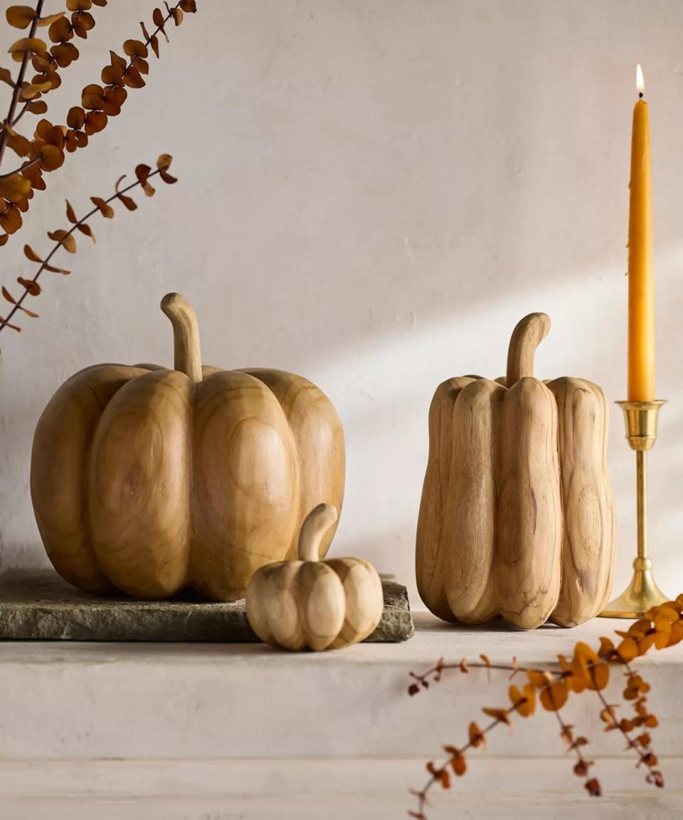 Pumpkin mantel