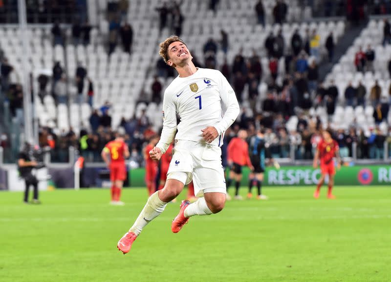 El francés Antoine Griezmann celebra tras el partido.