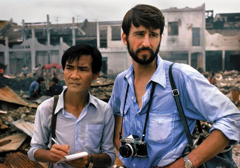 1985年第57屆奧斯卡——《殺戮戰場》吳漢潤（圖左）。Warner Bros.